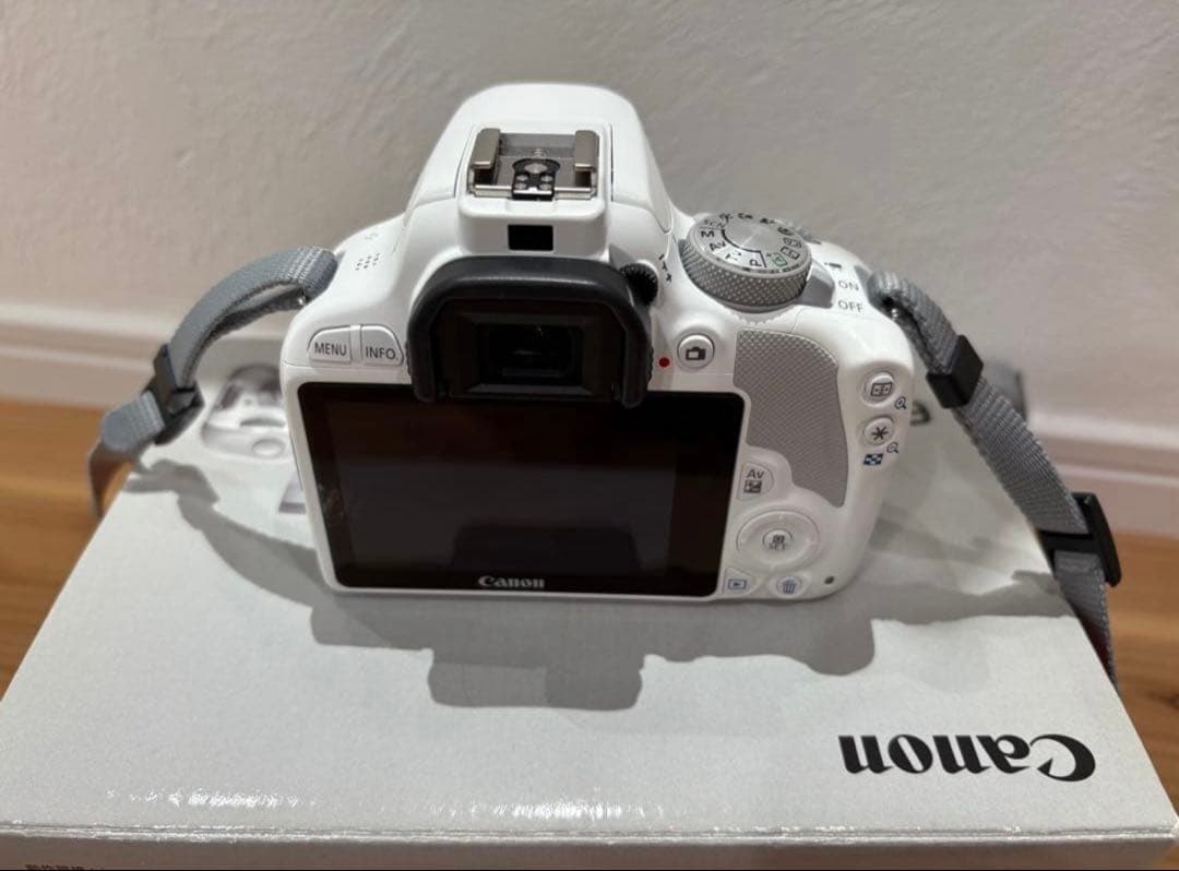 【美品】Canon eos kiss X7 ホワイトEFS 24mm f2.8