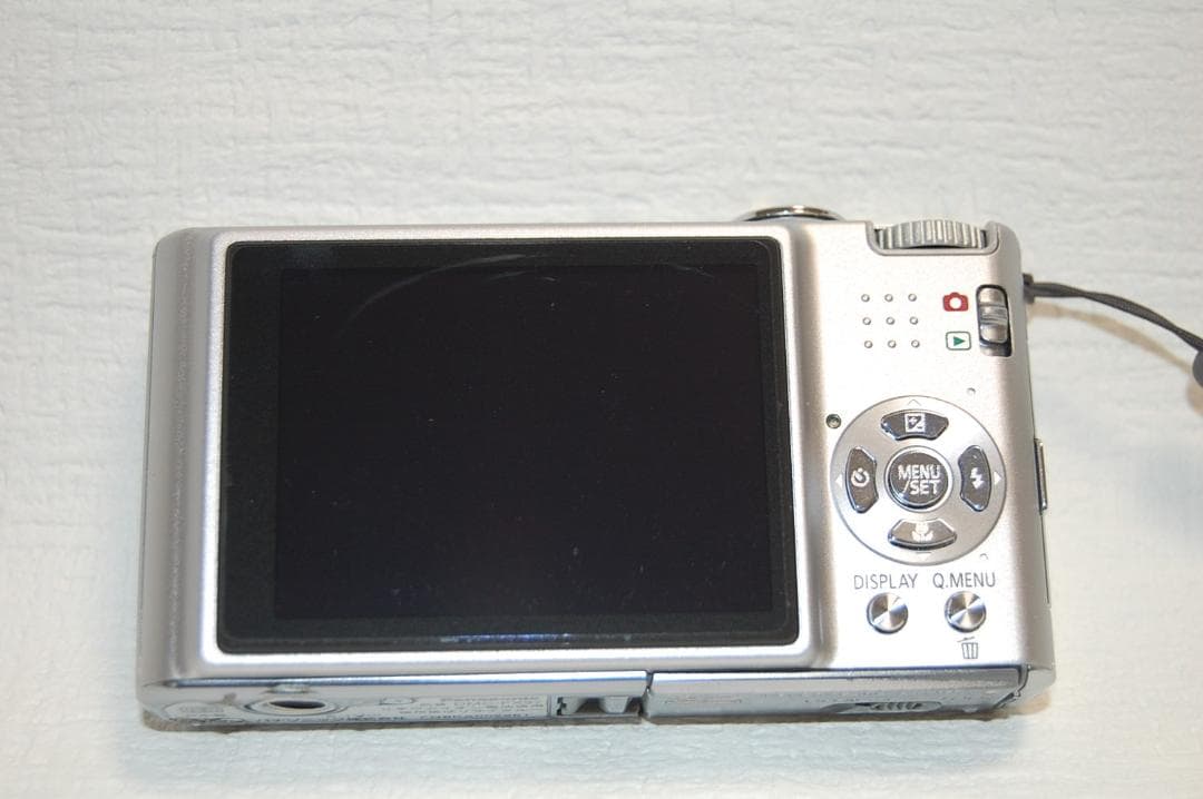 ＜中古完動品＞Panasonic DMC-FX37 シルバー