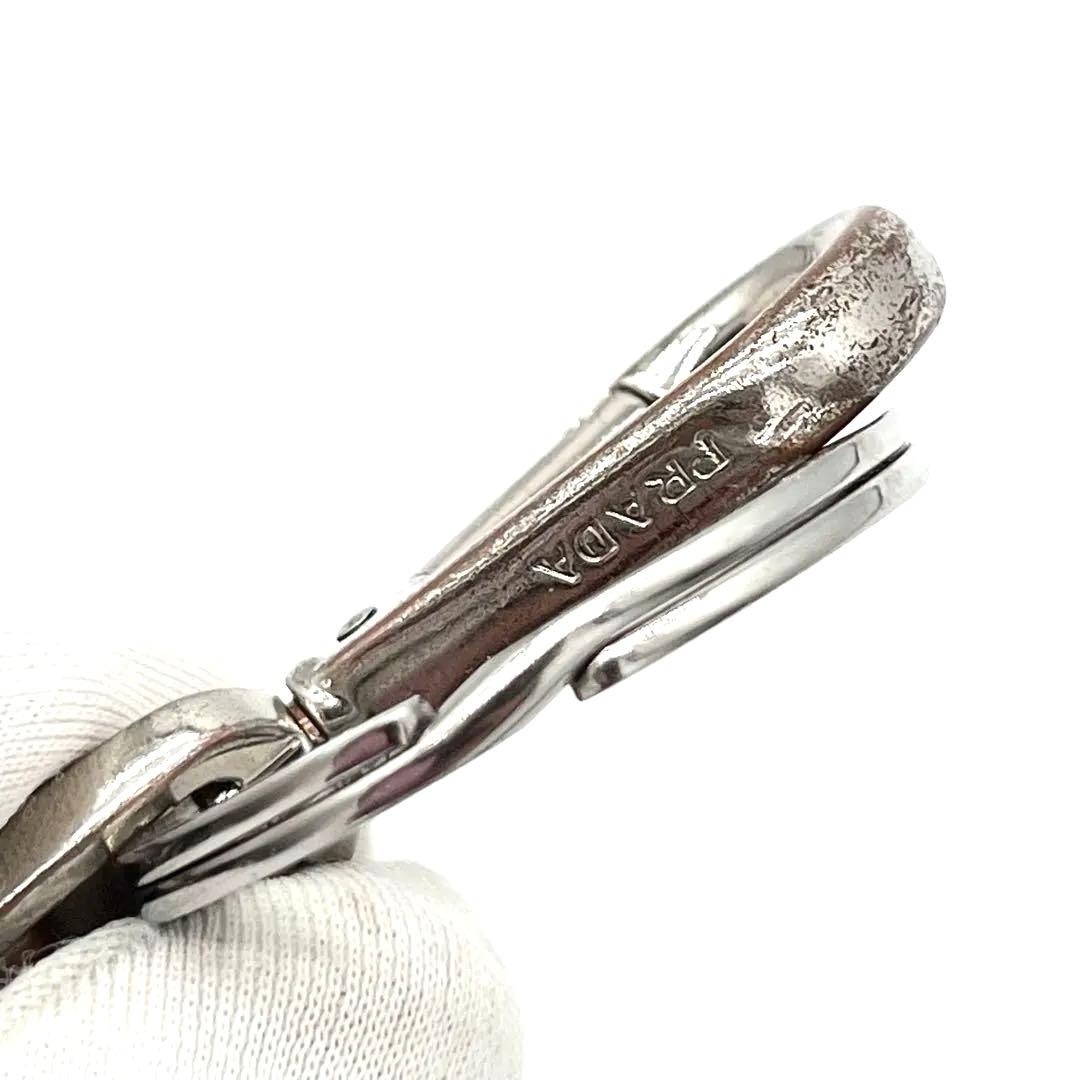 PRADA キーホルダー　三角ロゴトライアングル　サフィアーノレザー　ブラック