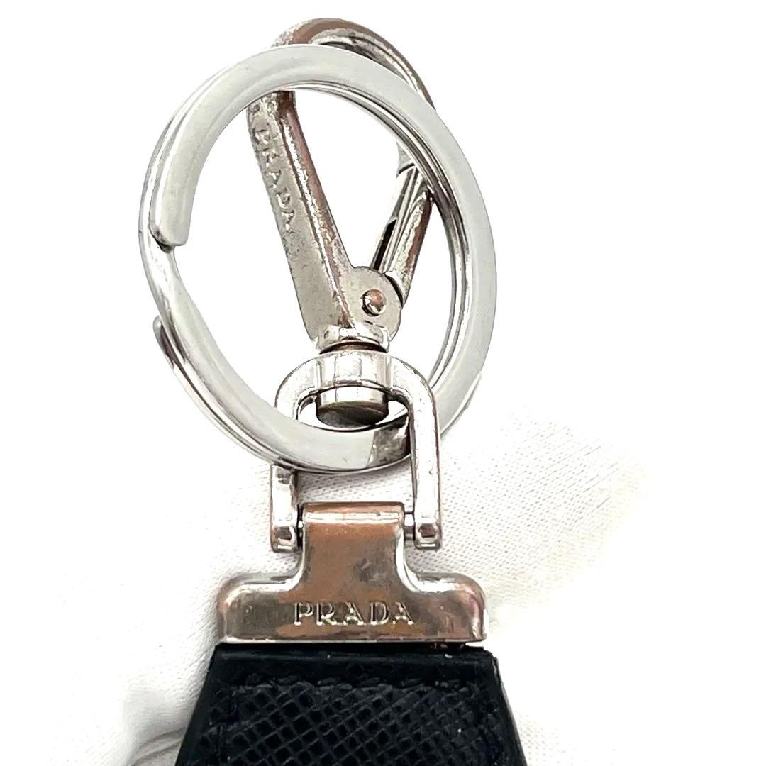 PRADA キーホルダー　三角ロゴトライアングル　サフィアーノレザー　ブラック