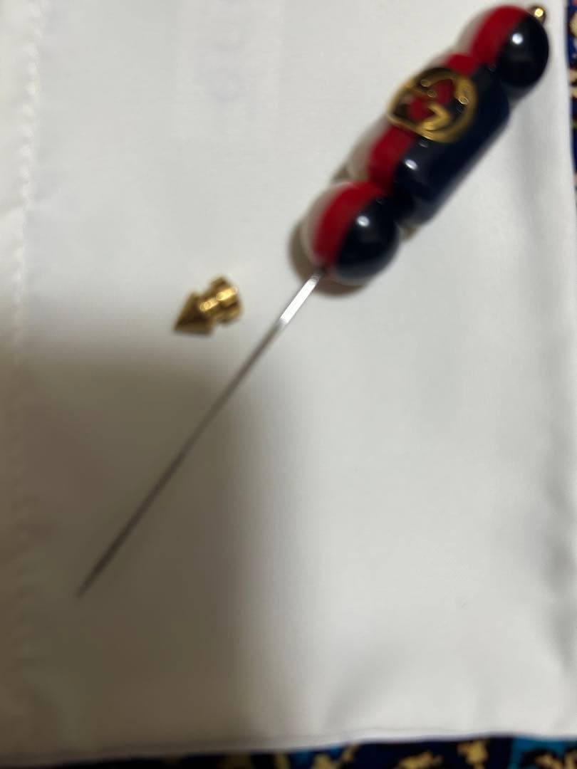 グッチ　新品未使用　ピンブローチ