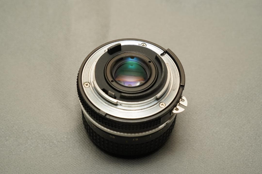 Nikon Nikkor 24mm f/2.8 レンズ