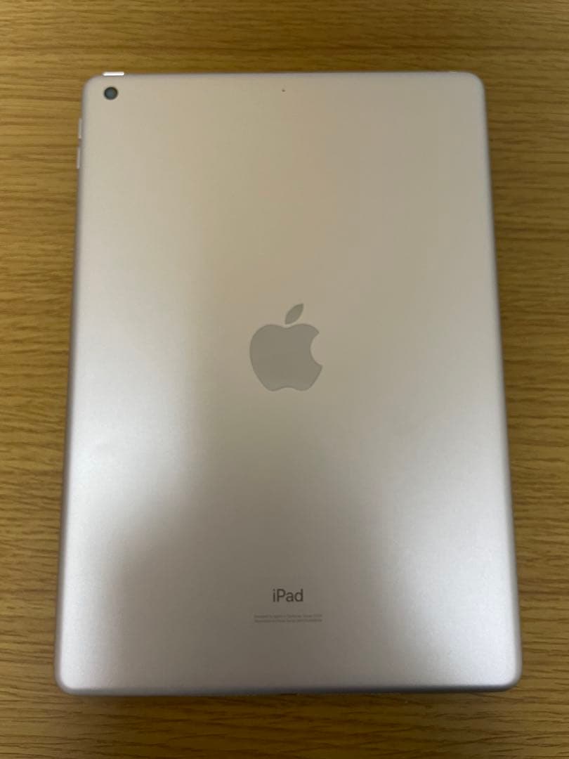 Apple iPad 第7世代 32GB Wi-Fiモデル（シルバー） 本体