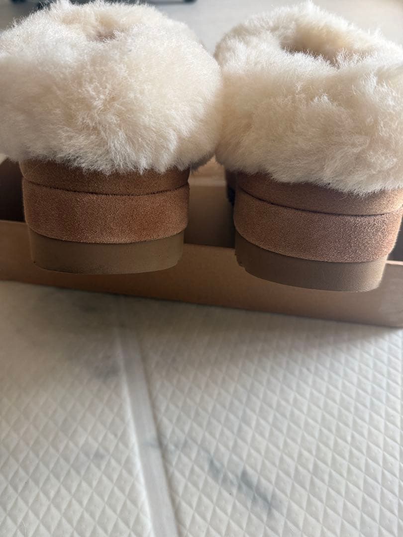 UGG ブラウン タズリータ厚底