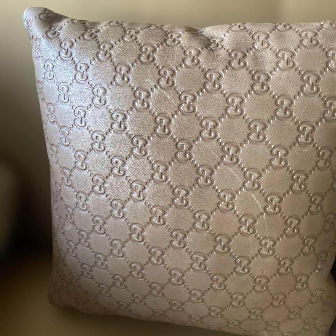 革製　クッション