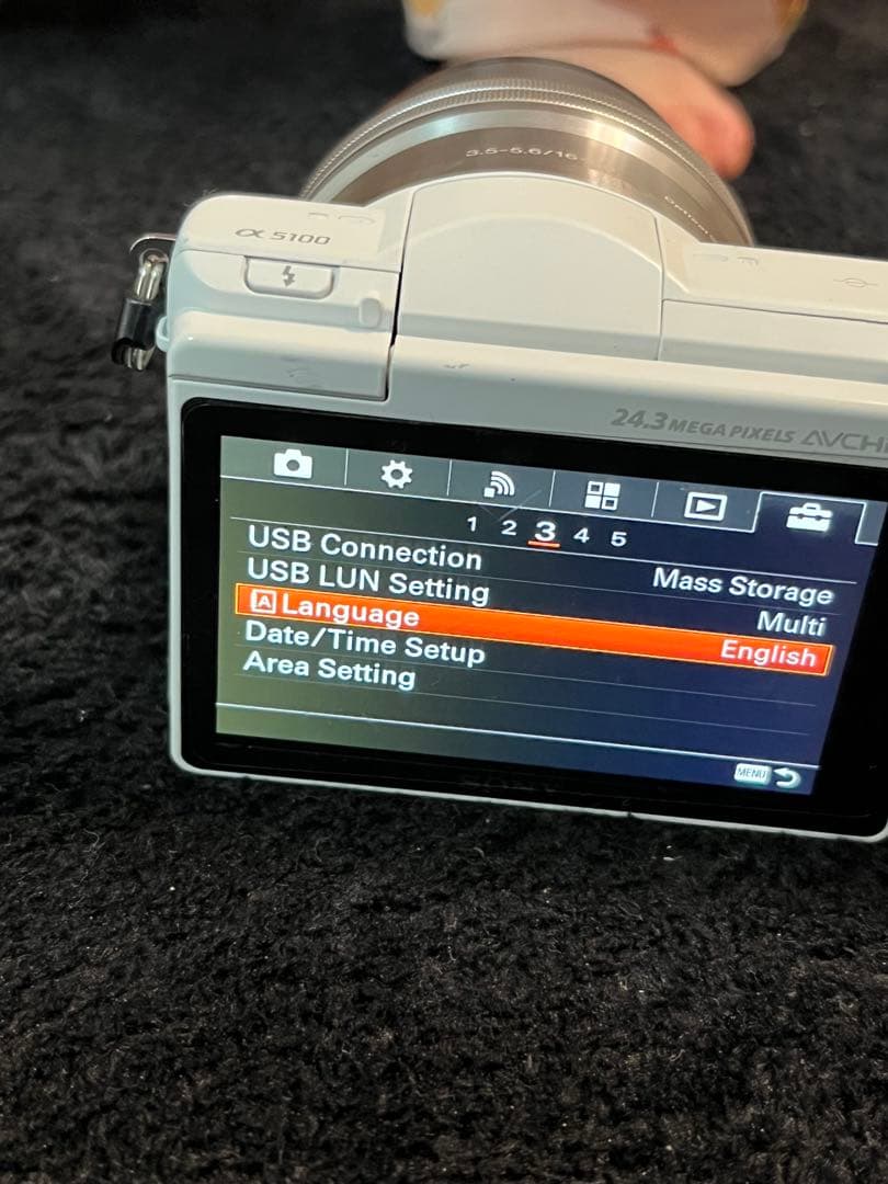 SONYソニーa5100 ILCE-5100USB充電可能ホワイトミラーレス一眼