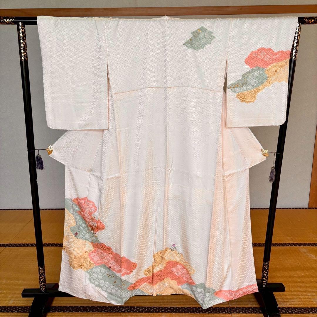 C- 1122▲正絹　付け下げ訪問着　襦袢付き　絞りと刺繍