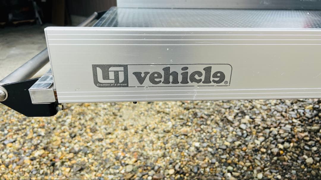 【愛知発引取限定】ハイエース200系標準ボディ用ユーアイビークル☆スライドフロア