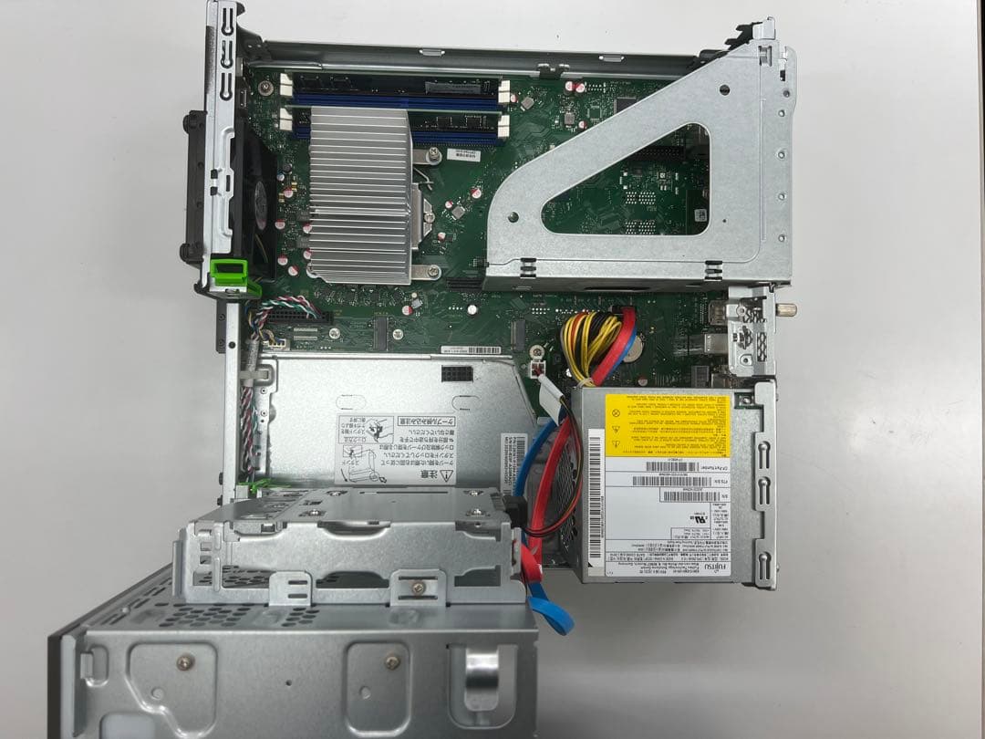 富士通 第9世代corei3 8GB SSD256GB Win11 OFFICE