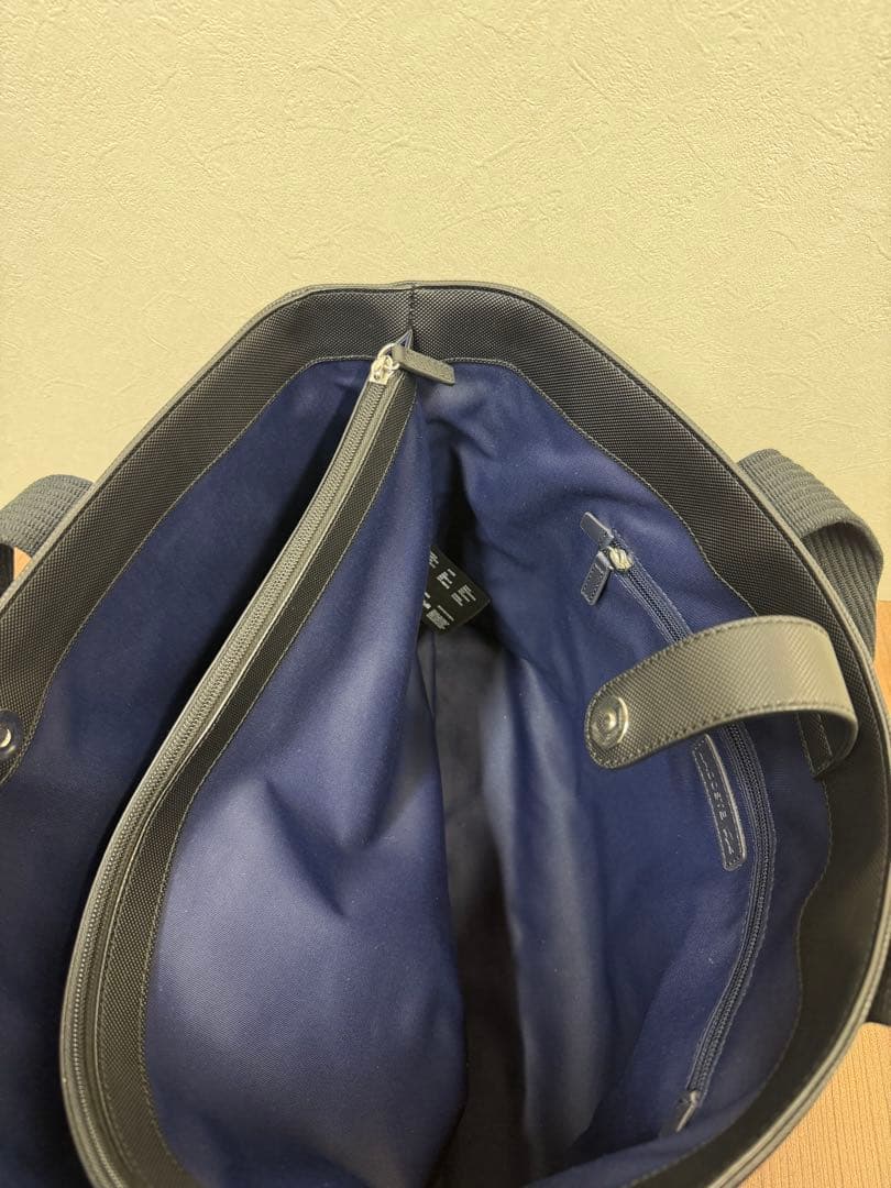 【人気完売商品】ラコステ　トートバッグ