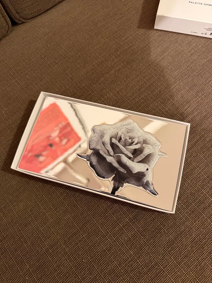 【新品未使用】BYREDO フローラハラハリ アイシャドウパレット