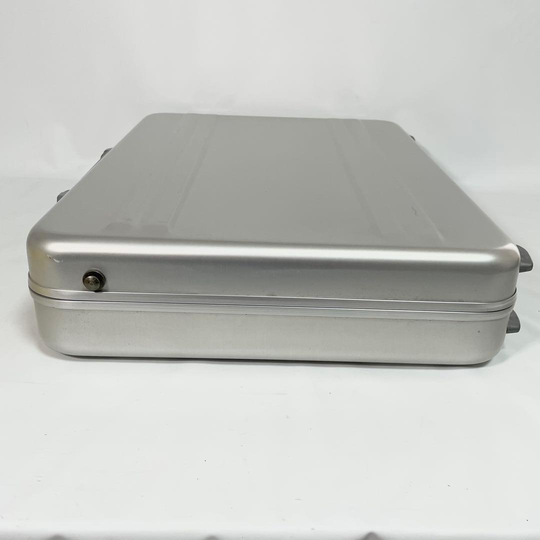 【良品】ZERO HALLIBURTON アタッシュケース　ショルダー A4