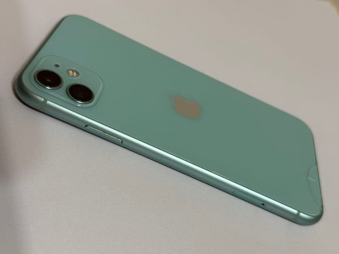 iPhone11 64gb 「オマケ付き：ケース3個」