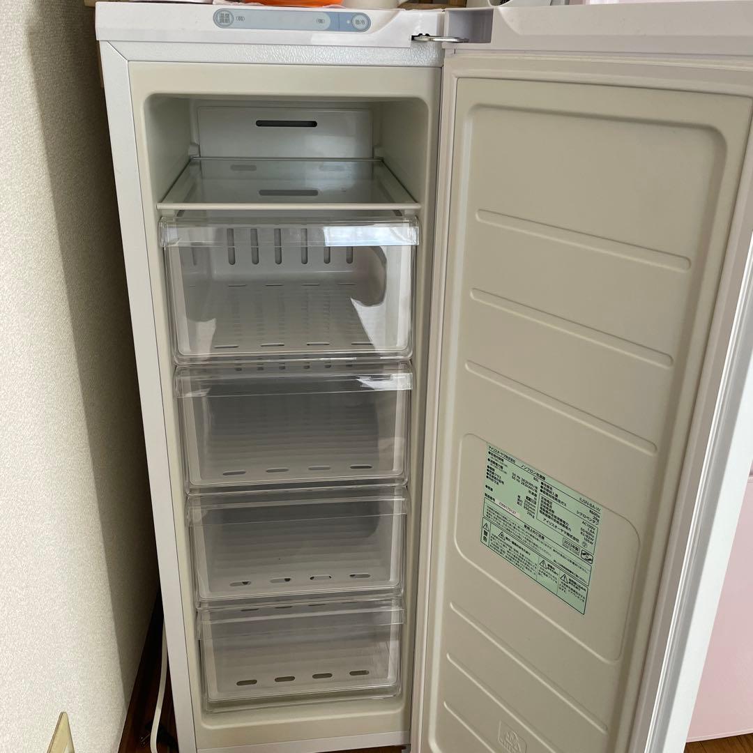 IUSN-8A-W ノンフロン冷凍庫 80L