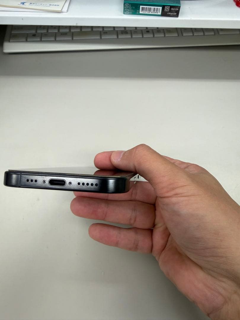 Apple iPhone 16 Pro 256GB ブラックチタニウム