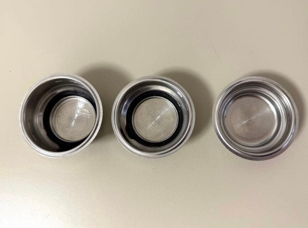 De'Longhi エスプレッソマシン デディカアルテ　ベージュ　EC885J