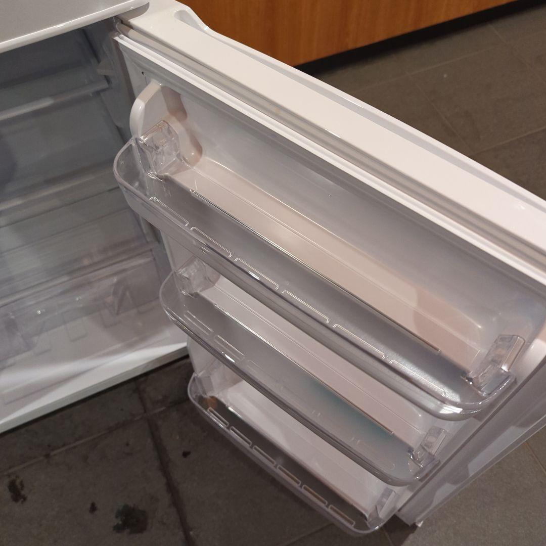 Rurudo☆2021年製！(東京23区のみ送料と設置無料！)冷蔵庫