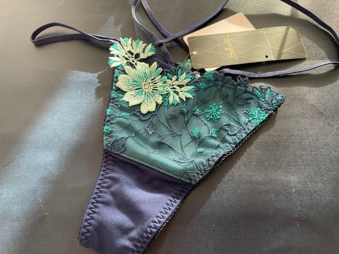 サルート 67G KO バハマ キャミソール +ソング M