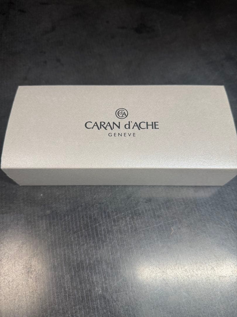 CARAN d'ACHEボールペンエクリドール専用ケース付き
