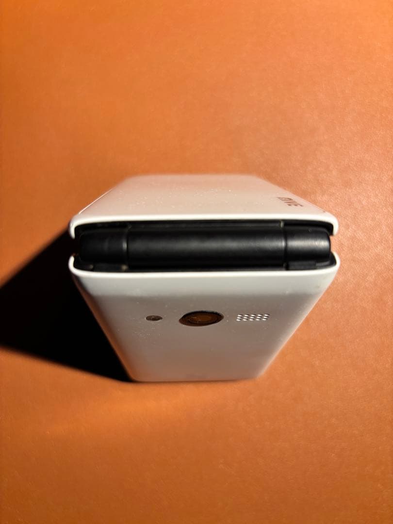 折りたたみ式スマホ　ホワイト 韓国 ガラホ　Android12 Simフリー