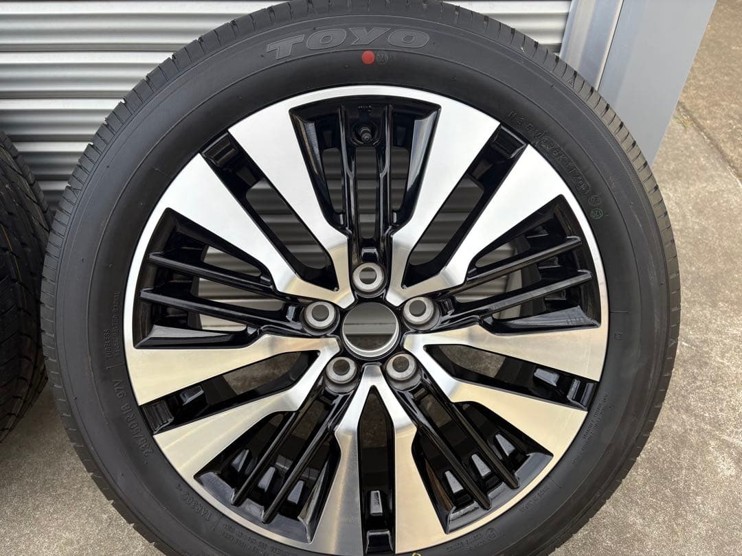 Toyo 18インチ ホイールセット 夏タイヤ付き