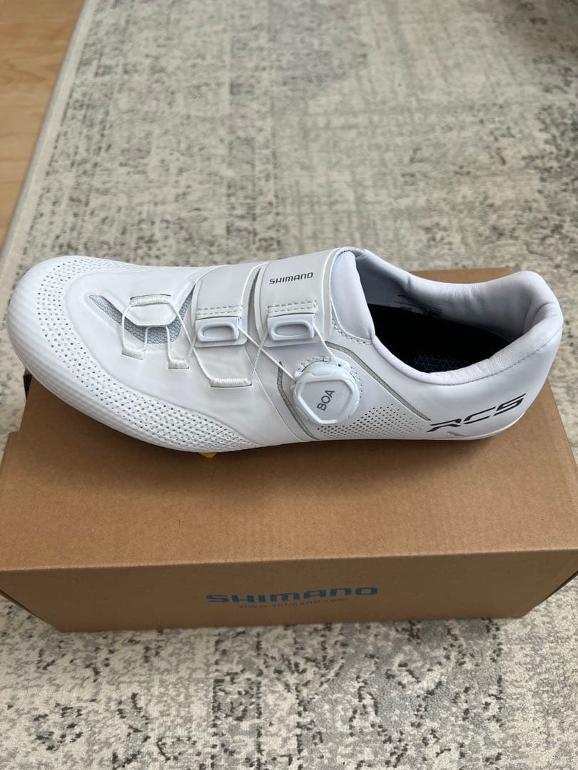 Ye　美品　SHIMANO RC5 ホワイト 41サイズ