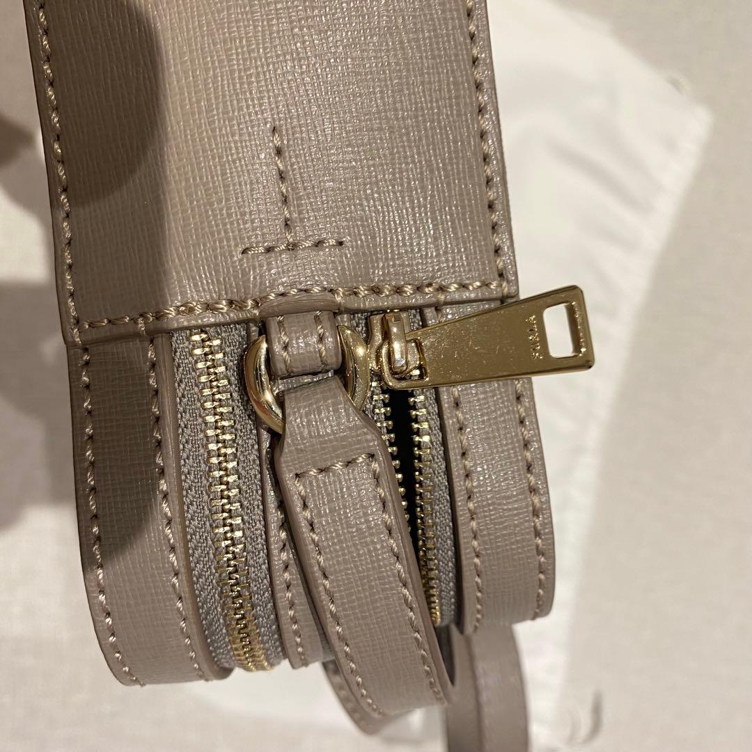 新品　フルラ　ショルダーバッグ　グレージュ