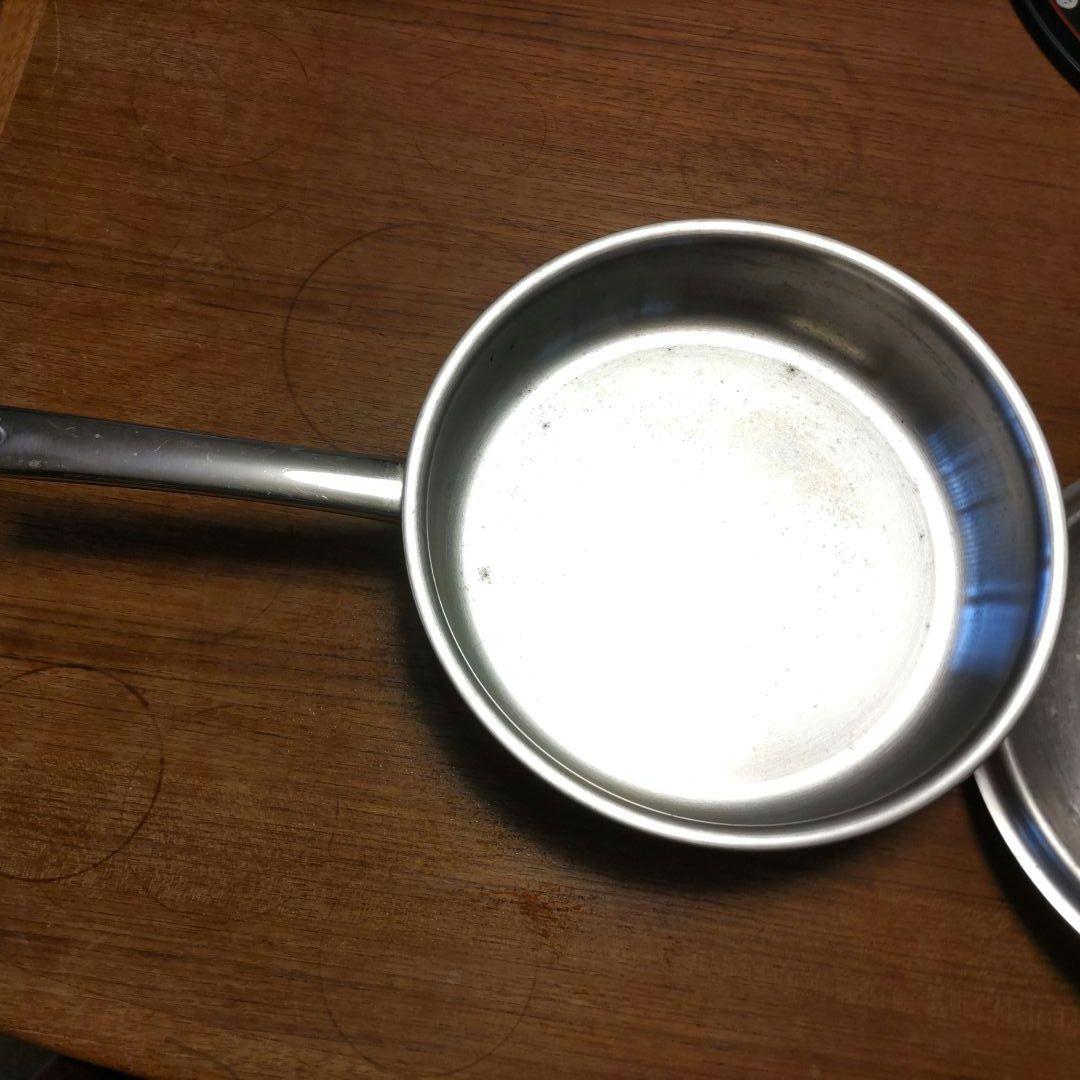 スイス製　ステンレススチール 片手鍋 蓋付き 26cm