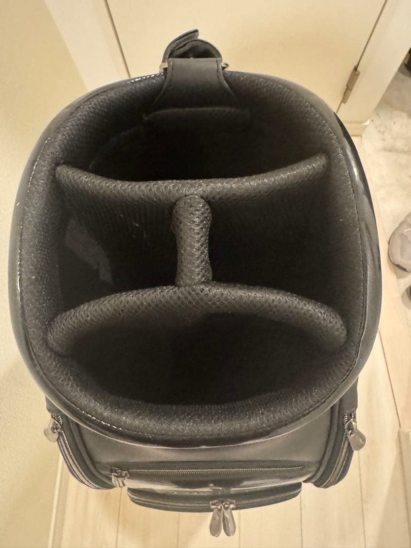 美品　テーラーメイド　キャディバッグ　プレミアムモダン TJ079