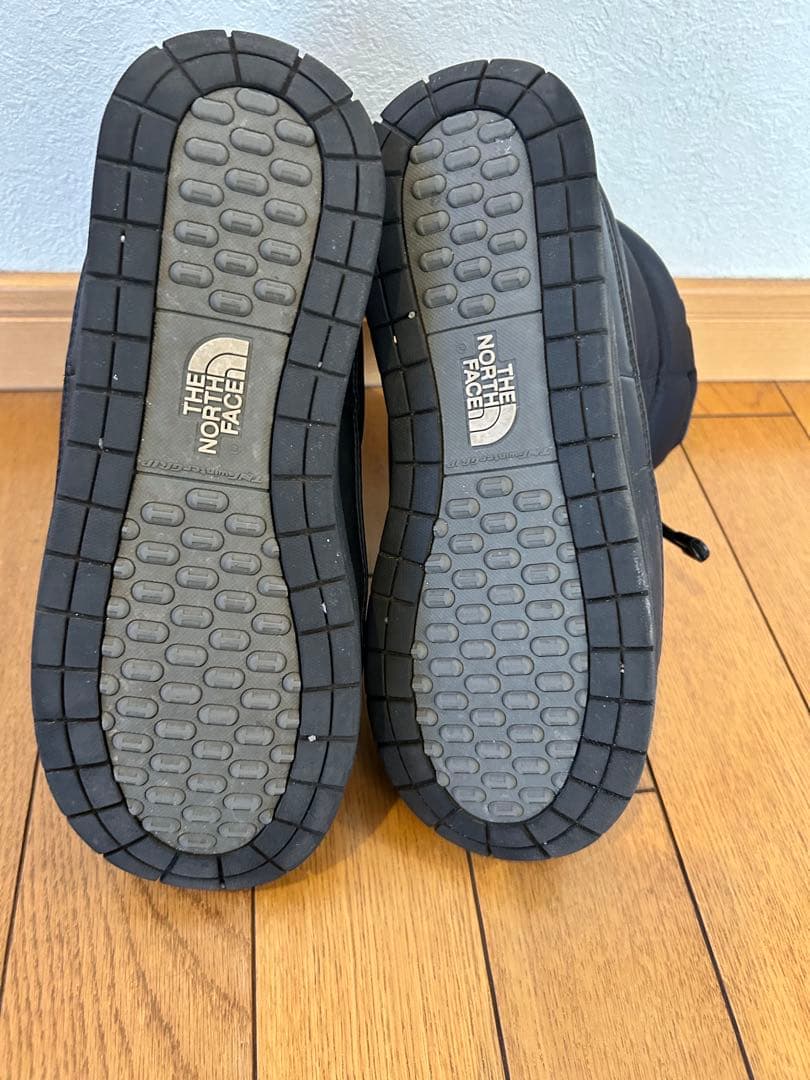 The North Face ブラックダウンブーツ（ヌプシ）