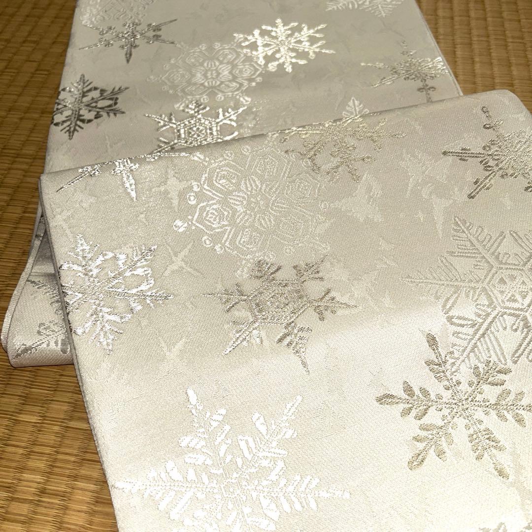 西陣織袋帯未仕立品 大光　白地雪結晶六通柄 正絹　新品　仕立て代込