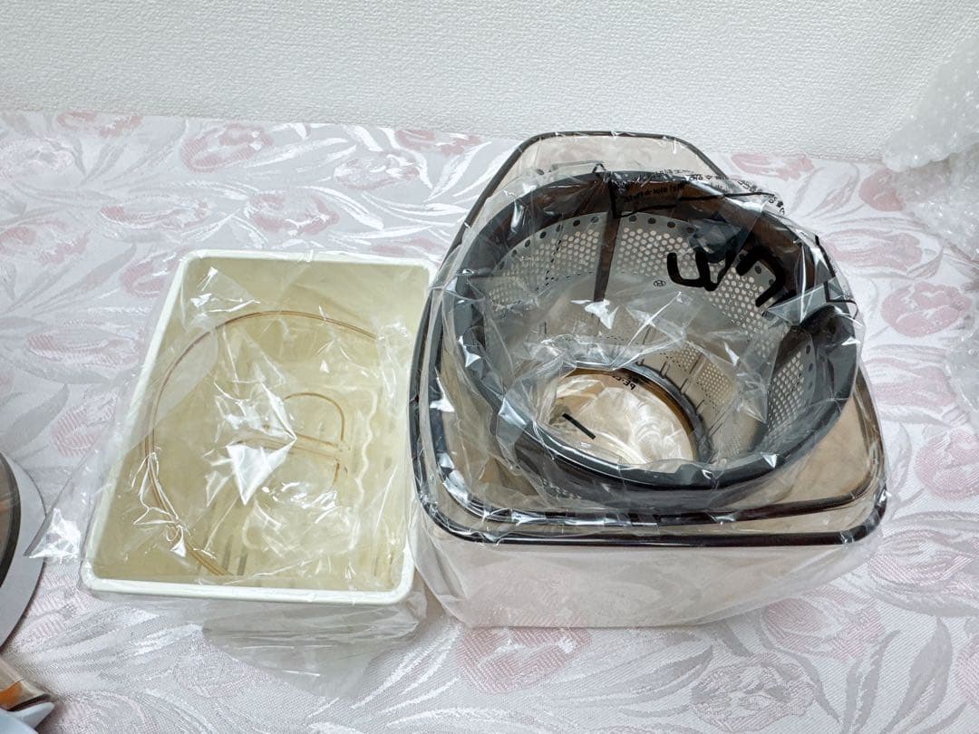 331-【未使用】Hurom スロージューサー H2H ホワイト