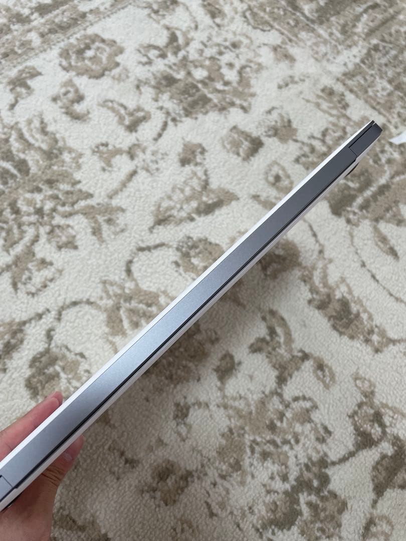 （終末限定値下げ） Apple MacBook air 本体　スキンシール　箱付