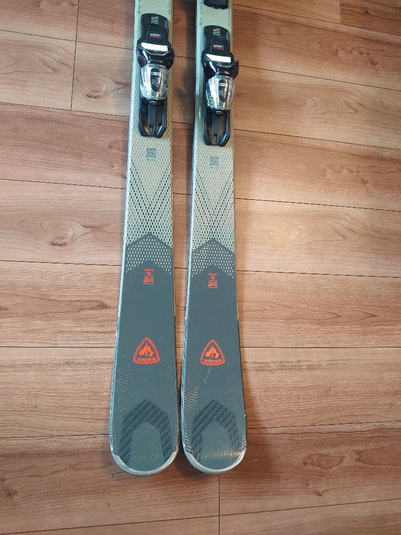 Rossignolスキー板／LOOKビンディングセット