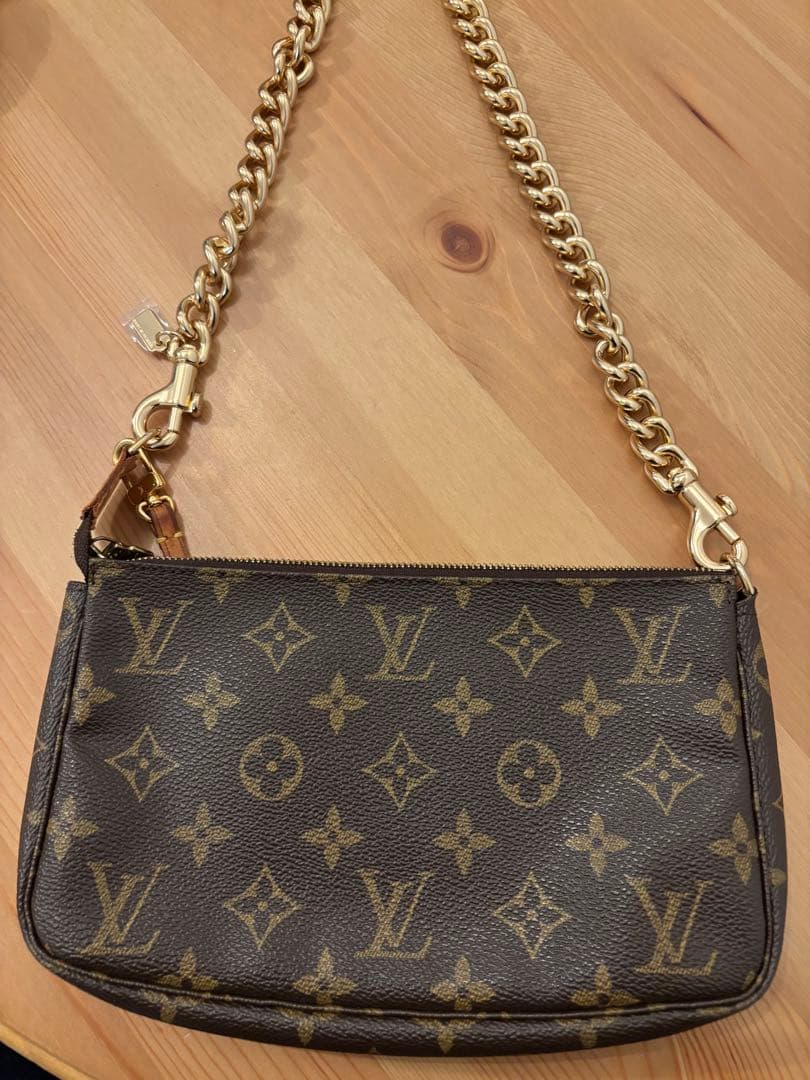 Louis Vuitton モノグラム ポシェットアクセソワール　COACH