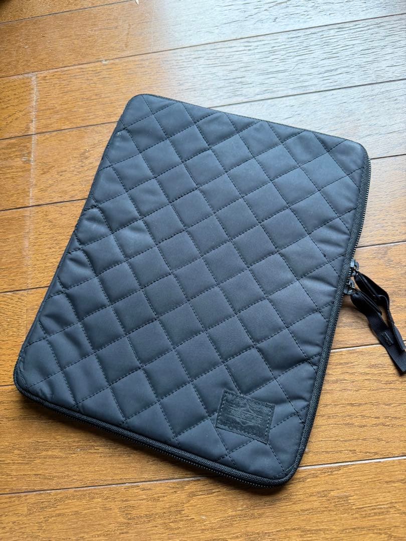 HEADPORTER BLACK BEAUTY iPadケース キルティング