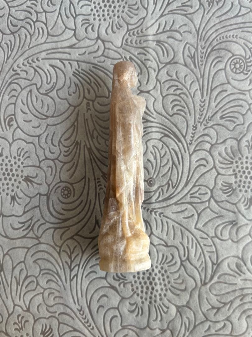 マリア様像　サンムーンストーン　約8.8cm 約52g