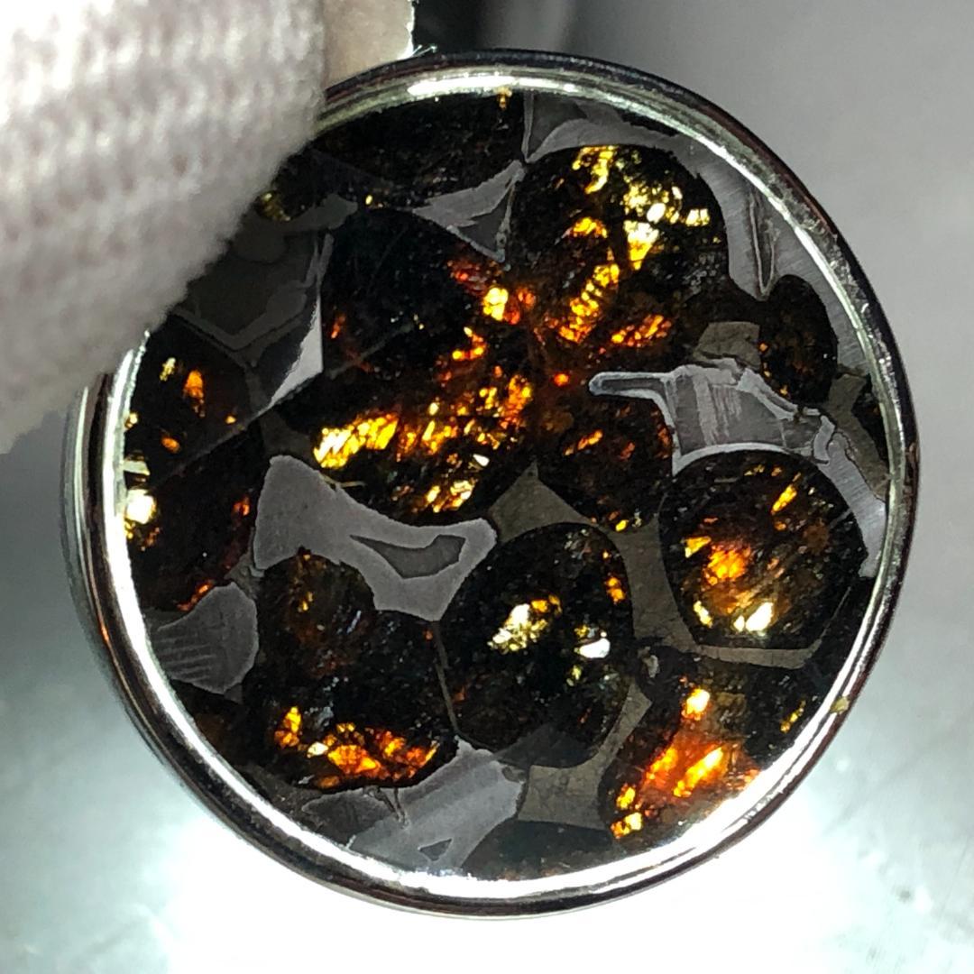 パラサイト隕石　アルタイ隕石 ペンダントトップ　隕石　 重さ約23ｇ　共箱