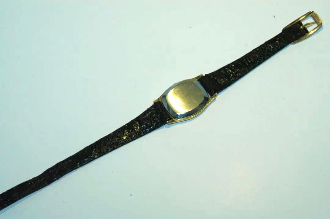 ♪【美良品】OMEGA■レディース時計■Deville■QZ■白箱型■1074