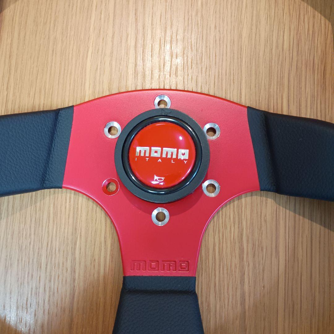 momo ステアリングホイール 赤黒