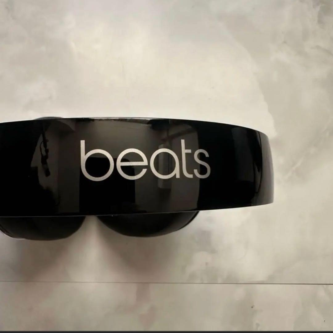 Beatsワイヤレスヘッドフォン （ノイキャン機能付き）