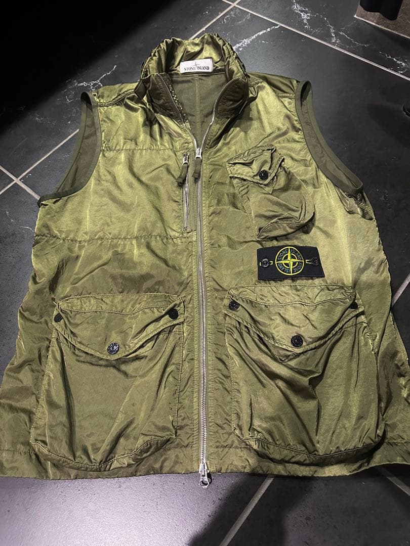 マ*】様 ストーンアイランド　ベスト　Mサイズ　正規品