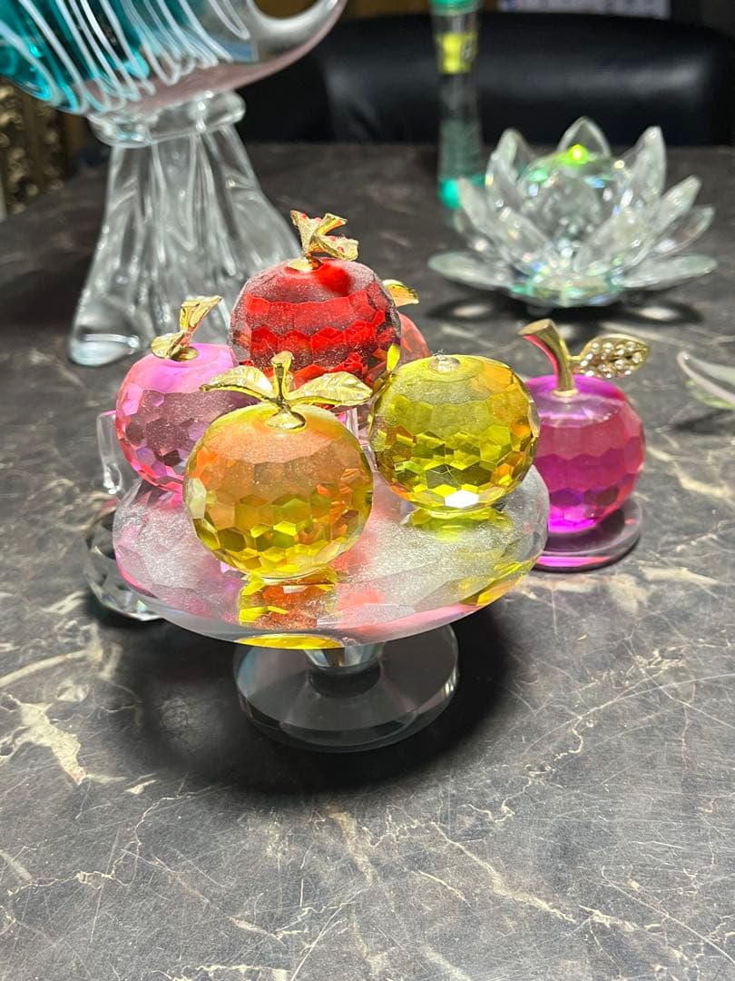 クリスタルリンゴ、スワロフスキーのオブジェ、回転クリスタルテーブル ガラス