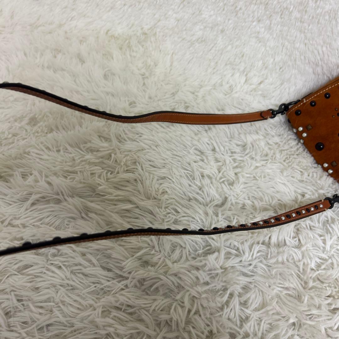 美品　COACH ショルダーバッグ　斜め掛け　サドルバッグ　スタッズ　スエード