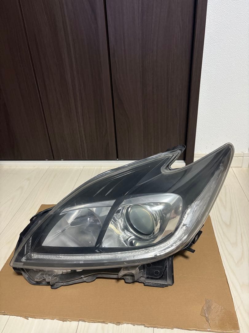 30プリウス後期 Ｇ's純正HIDヘッドライト