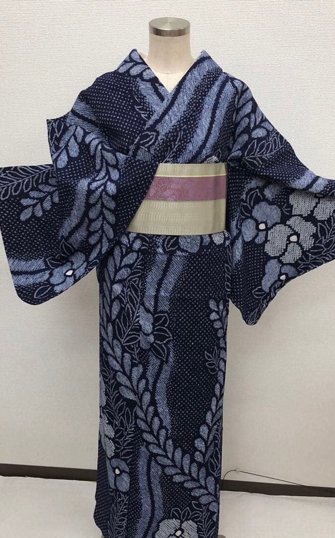 美品　上質　大人可愛い　有松鳴海絞り　浴衣　綿　絞り　高級ゆかた　浴衣のみ　濃紺