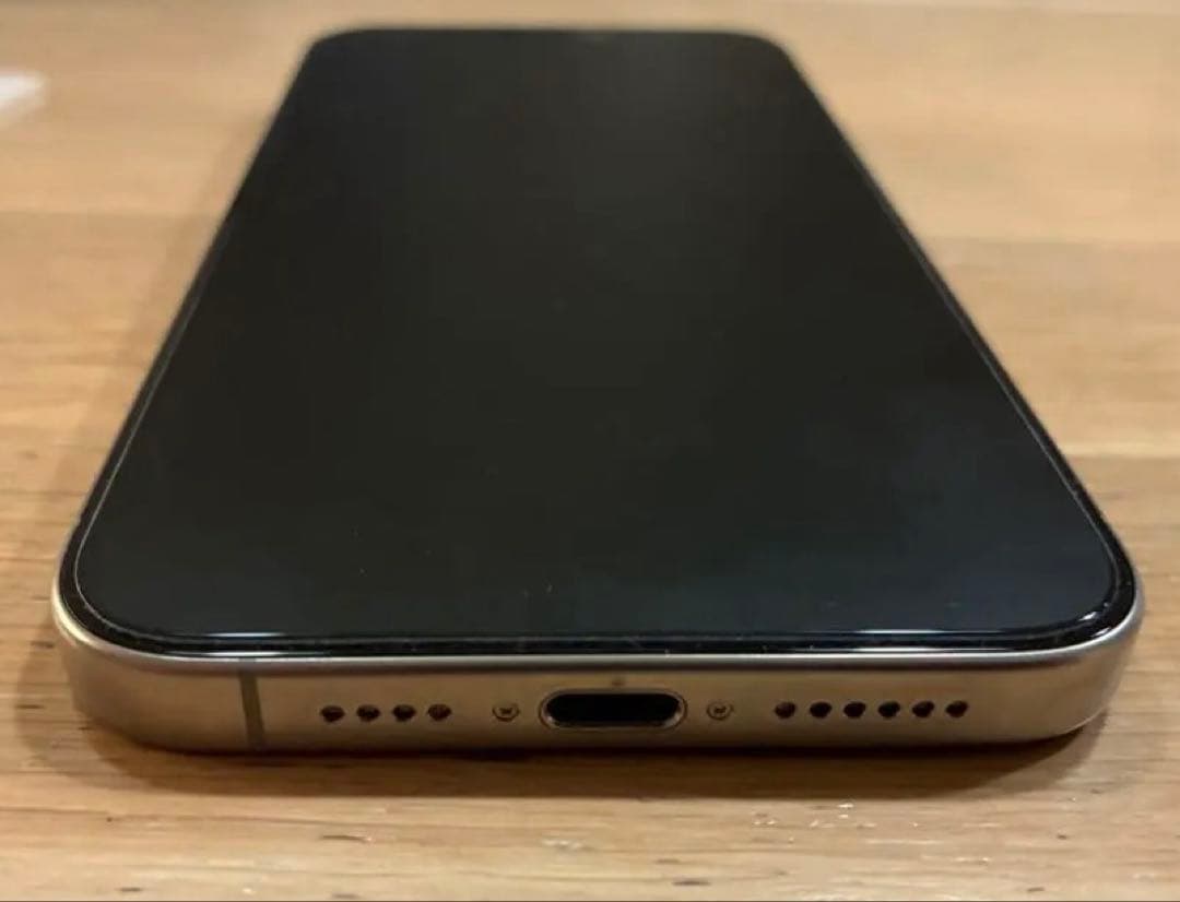 iPhone 15 pro max ナチュラルチタニウム256GB SIMフリー