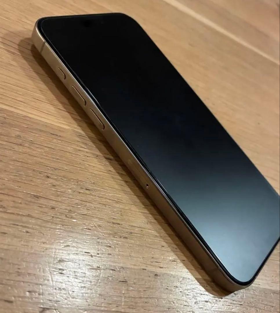 iPhone 15 pro max ナチュラルチタニウム256GB SIMフリー