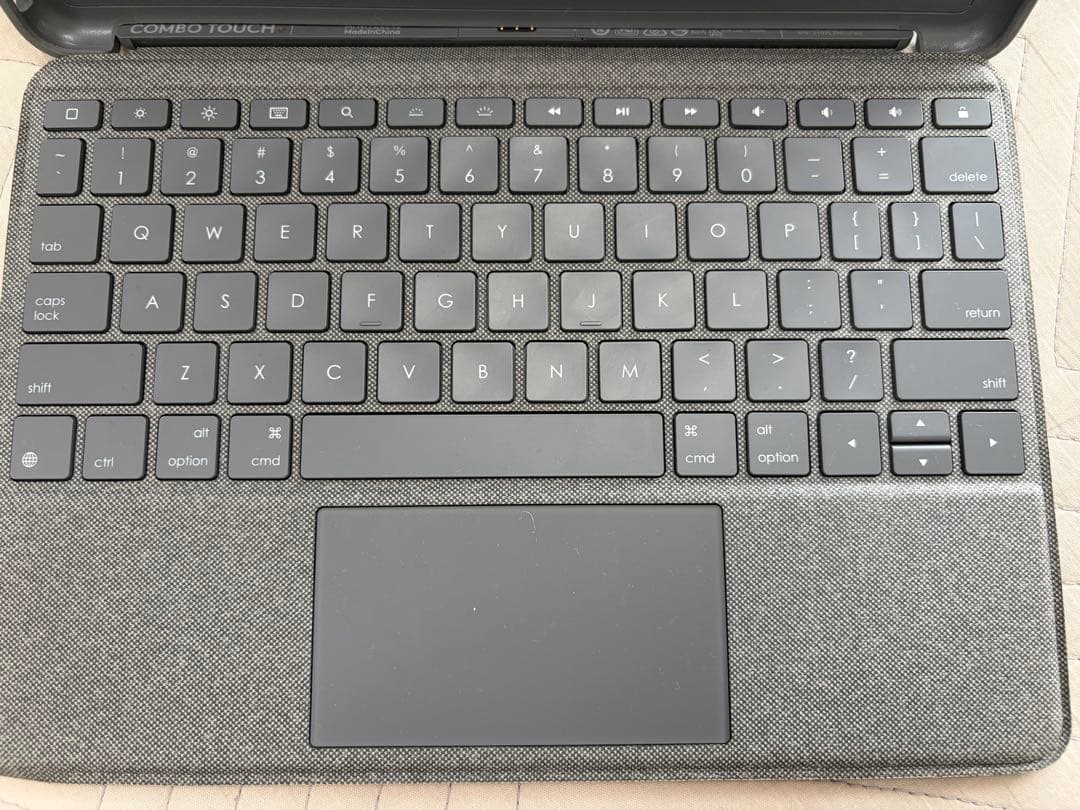 logicool COMBO TOUCH iPadケース　第7世代　第8世代