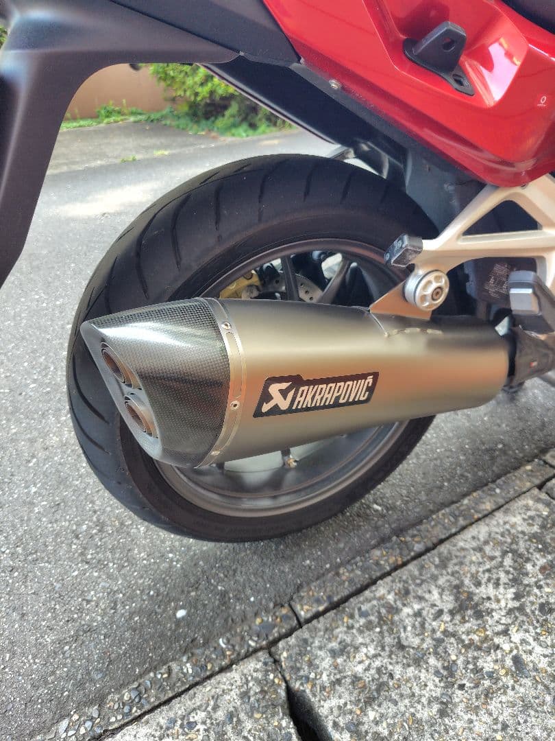 R1250RT用 AKRAPOVIC スリップオンマフラー